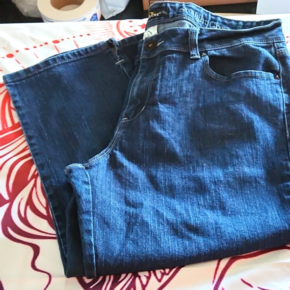 Jordache Cropped *Sz 14*Jeans worn 1 time. *Excellent Condition* Med Rise - Picture 8 of 10